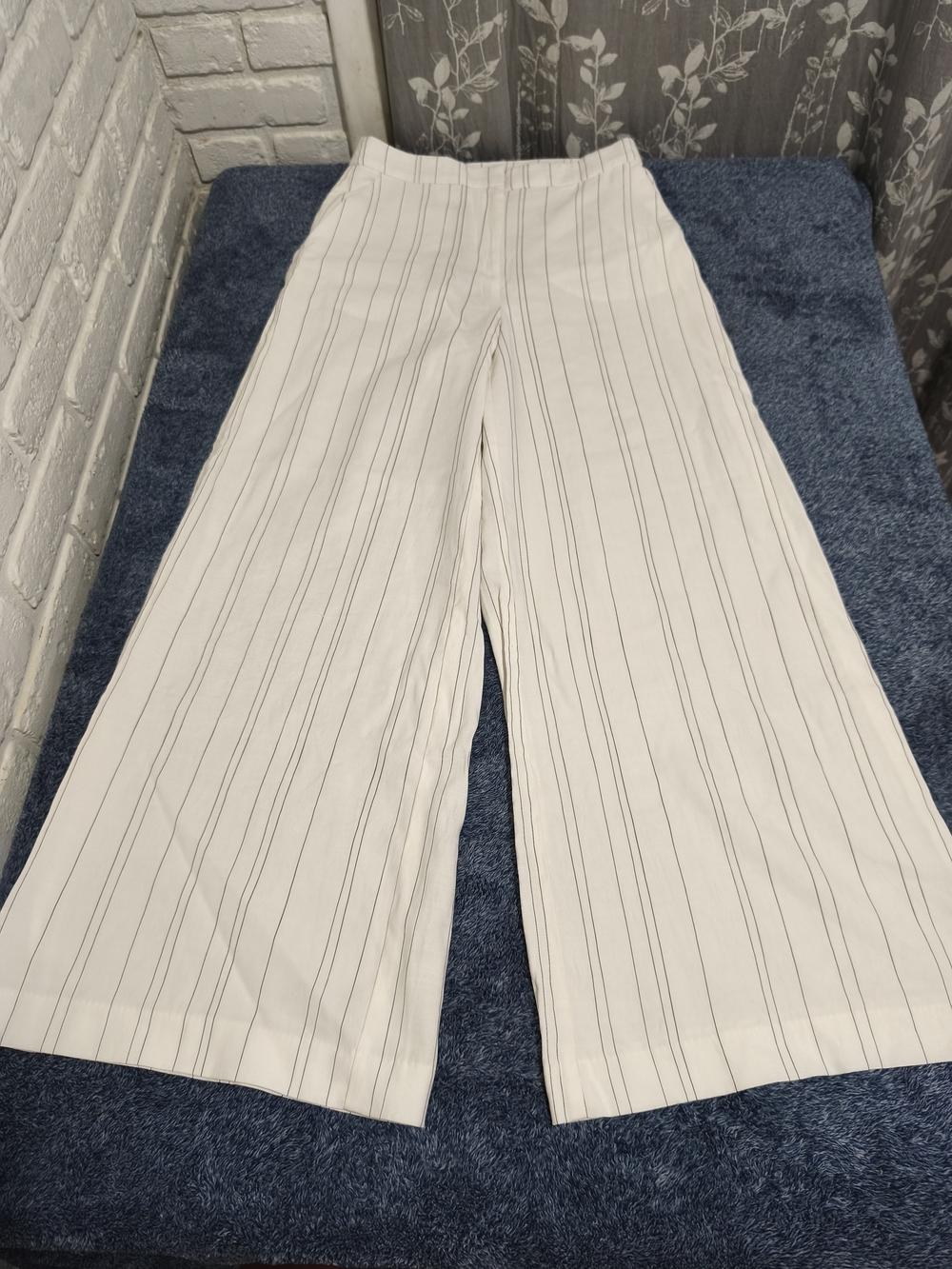 H&M White Pinstripe Trousers